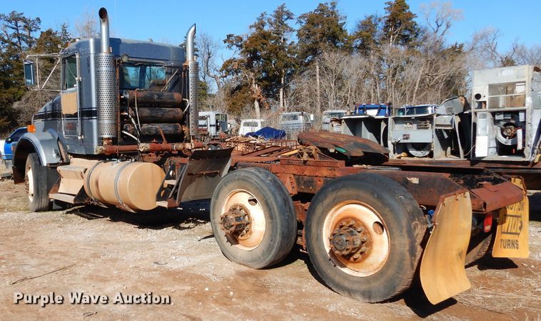 image for item GE9093 1992 Kenworth T800 semi truck