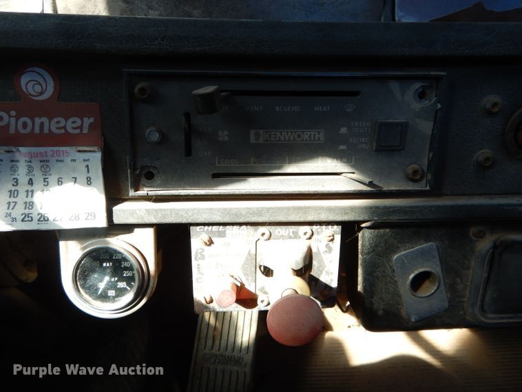 image for item GE9093 1992 Kenworth T800 semi truck