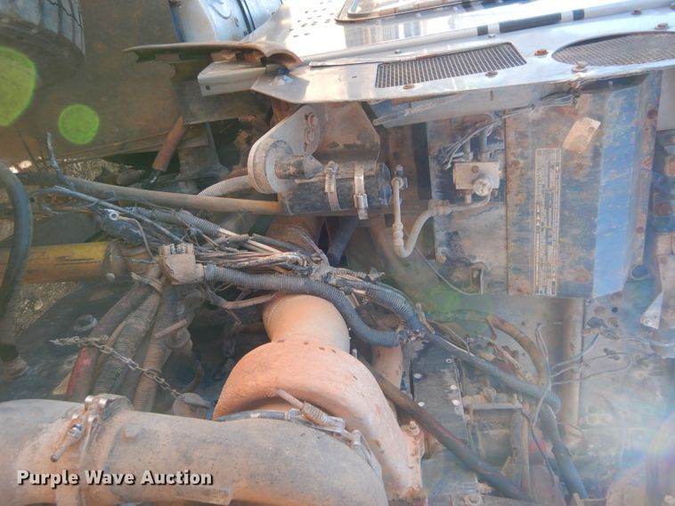 image for item GE9093 1992 Kenworth T800 semi truck