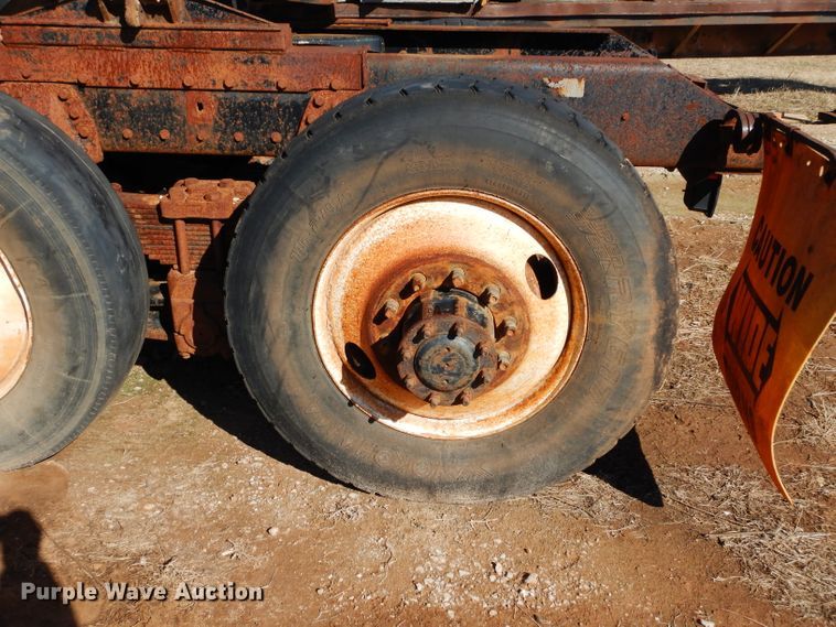 image for item GE9093 1992 Kenworth T800 semi truck