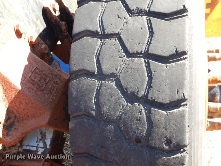 image for item GE9093 1992 Kenworth T800 semi truck