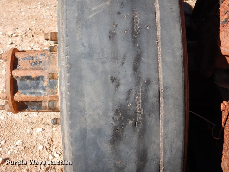 image for item GE9093 1992 Kenworth T800 semi truck