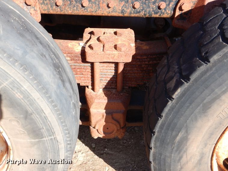 image for item GE9093 1992 Kenworth T800 semi truck