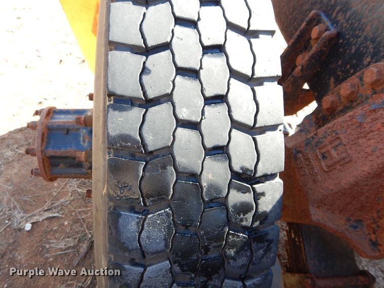 image for item GE9093 1992 Kenworth T800 semi truck