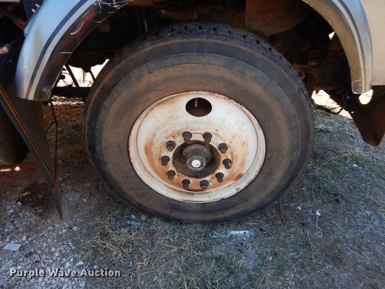 image for item GE9093 1992 Kenworth T800 semi truck