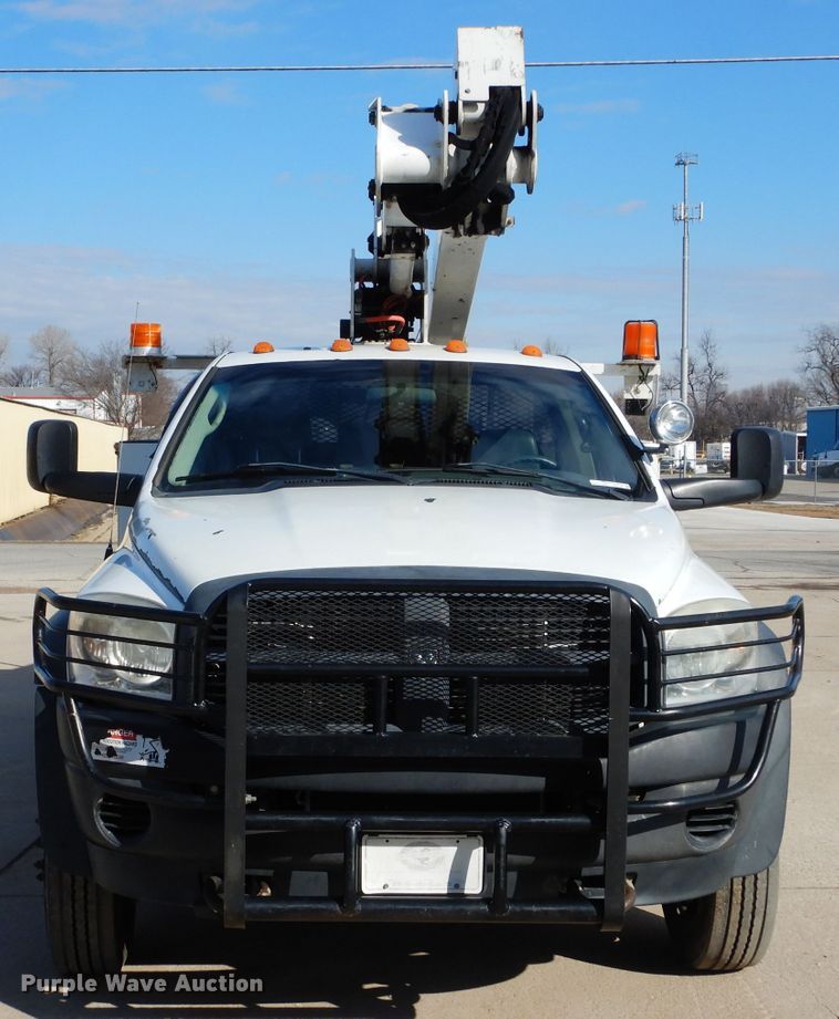 image for item GE9103 2009 Dodge Ram 5500 bucket truck