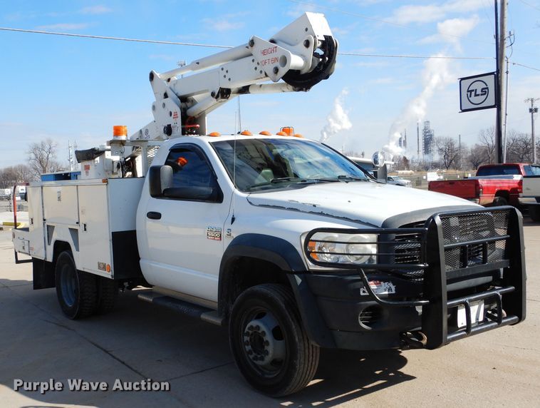 image for item GE9103 2009 Dodge Ram 5500 bucket truck