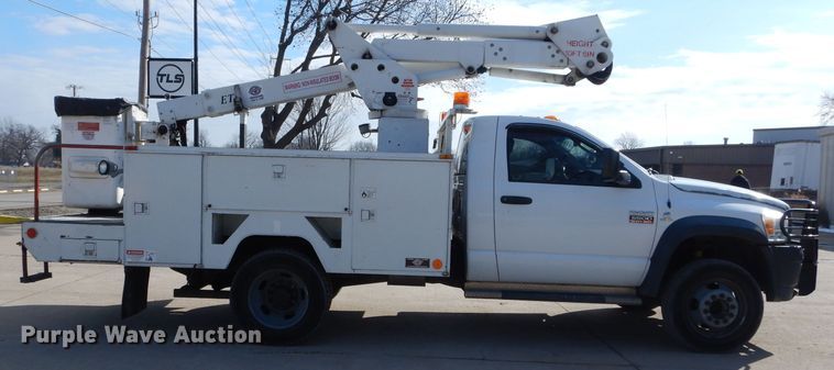 image for item GE9103 2009 Dodge Ram 5500 bucket truck