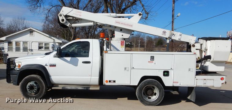 image for item GE9103 2009 Dodge Ram 5500 bucket truck