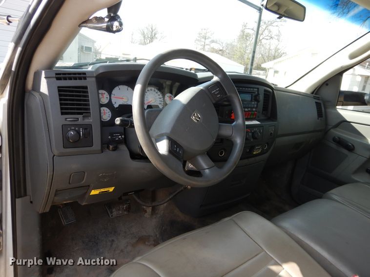 image for item GE9103 2009 Dodge Ram 5500 bucket truck