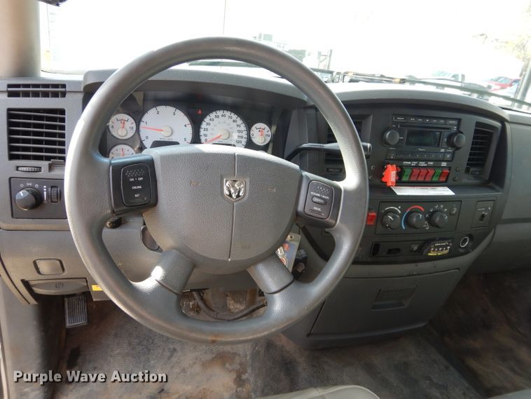 image for item GE9103 2009 Dodge Ram 5500 bucket truck