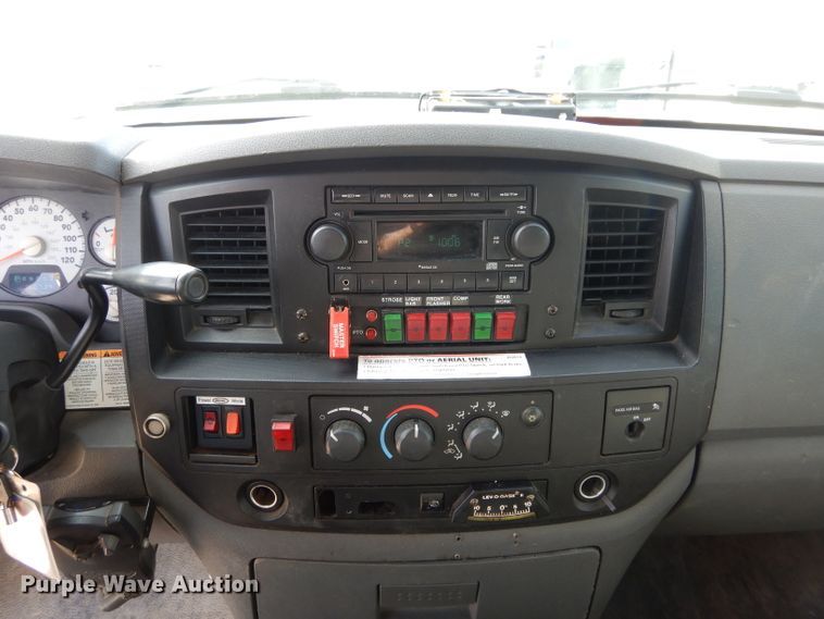 image for item GE9103 2009 Dodge Ram 5500 bucket truck