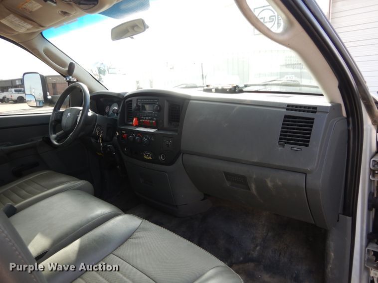 image for item GE9103 2009 Dodge Ram 5500 bucket truck