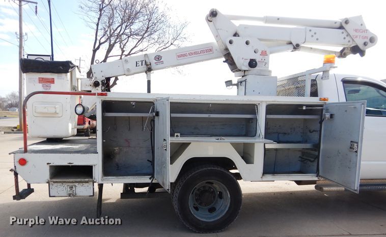 image for item GE9103 2009 Dodge Ram 5500 bucket truck