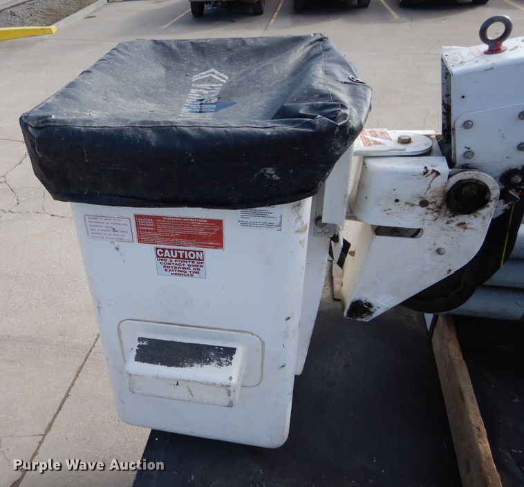 image for item GE9103 2009 Dodge Ram 5500 bucket truck