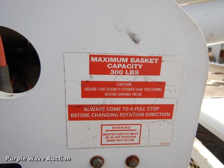 image for item GE9103 2009 Dodge Ram 5500 bucket truck