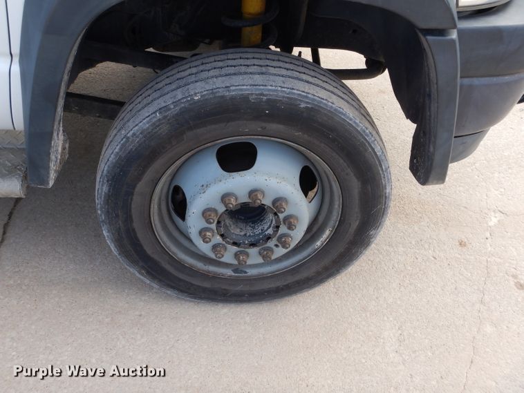 image for item GE9103 2009 Dodge Ram 5500 bucket truck