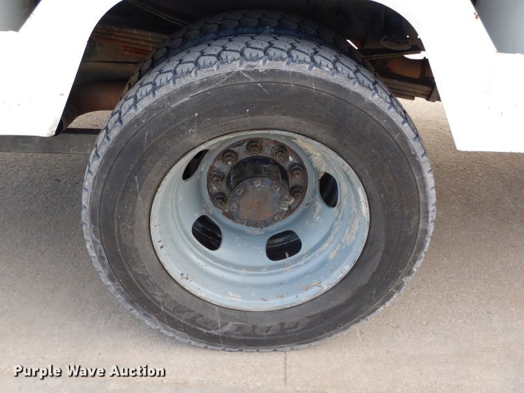 image for item GE9103 2009 Dodge Ram 5500 bucket truck