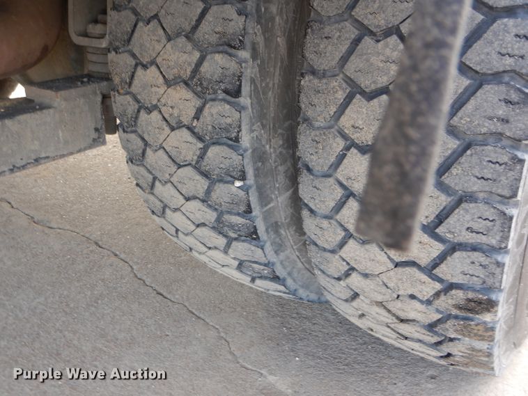 image for item GE9103 2009 Dodge Ram 5500 bucket truck