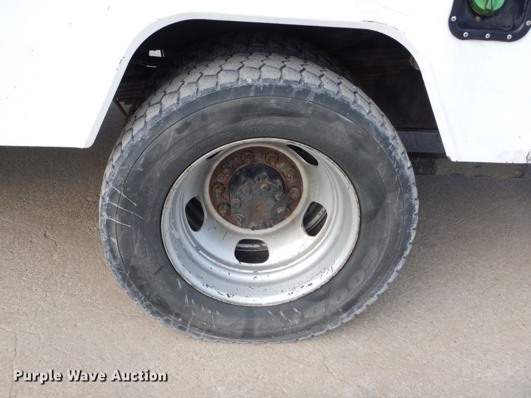 image for item GE9103 2009 Dodge Ram 5500 bucket truck