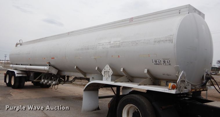 image for item GE9119 1982 Trailmobile F15S-420I tank trailer
