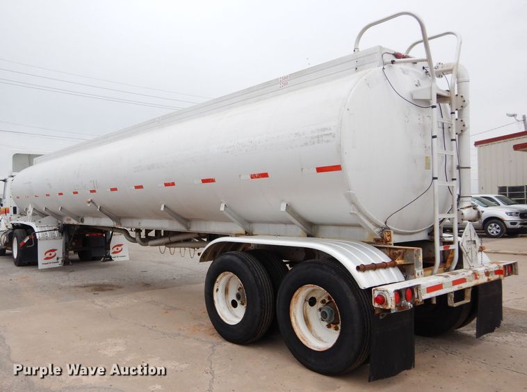 image for item GE9119 1982 Trailmobile F15S-420I tank trailer