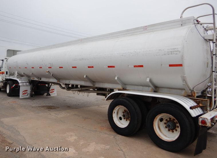image for item GE9119 1982 Trailmobile F15S-420I tank trailer