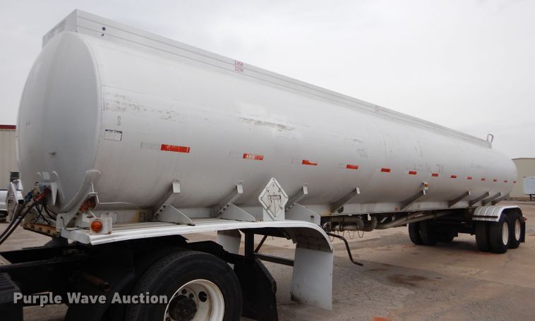 image for item GE9119 1982 Trailmobile F15S-420I tank trailer