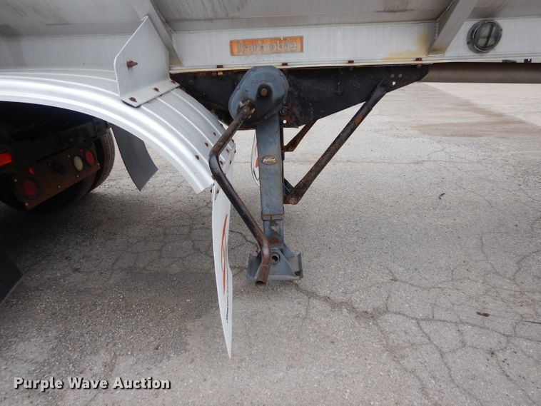 image for item GE9119 1982 Trailmobile F15S-420I tank trailer