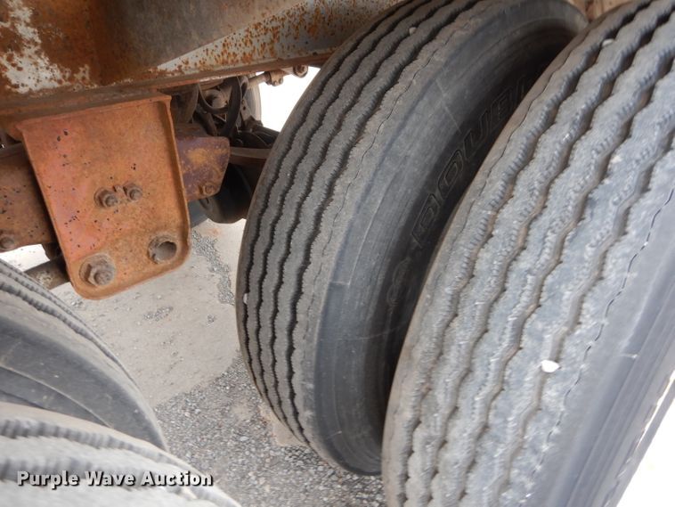 image for item GE9119 1982 Trailmobile F15S-420I tank trailer