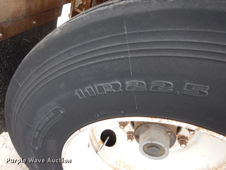 image for item GE9119 1982 Trailmobile F15S-420I tank trailer