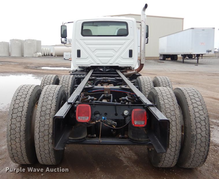 image for item GE9120 2009 International WorkStar 7500 truck cab and chassis