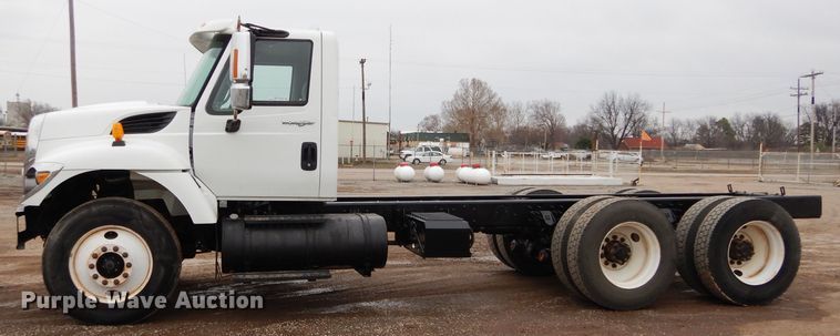 image for item GE9120 2009 International WorkStar 7500 truck cab and chassis