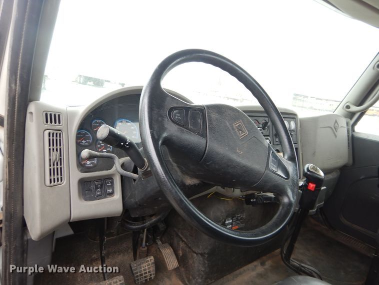 image for item GE9120 2009 International WorkStar 7500 truck cab and chassis