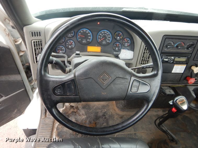 image for item GE9120 2009 International WorkStar 7500 truck cab and chassis