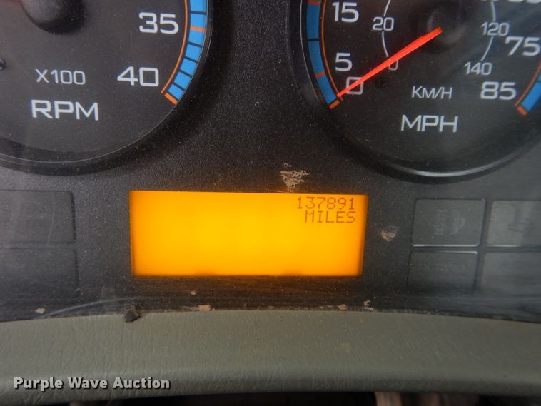 image for item GE9120 2009 International WorkStar 7500 truck cab and chassis