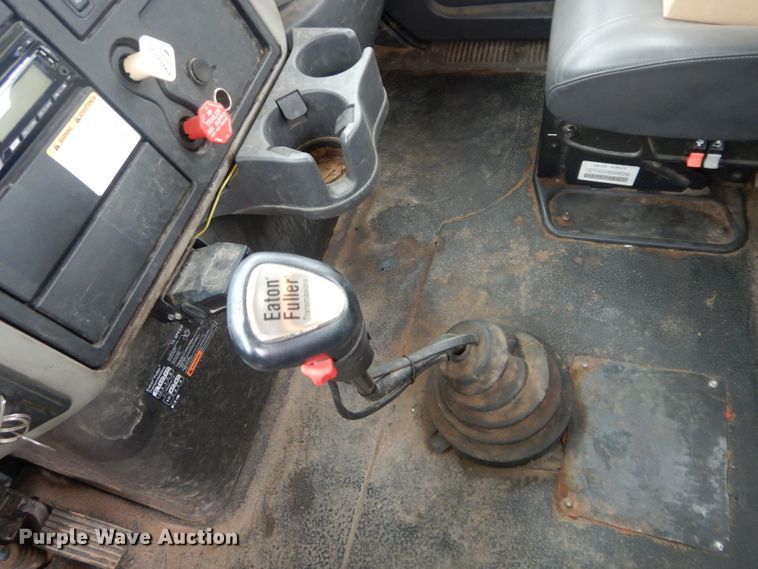 image for item GE9120 2009 International WorkStar 7500 truck cab and chassis