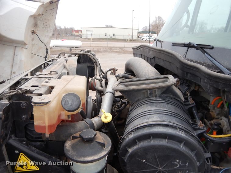 image for item GE9120 2009 International WorkStar 7500 truck cab and chassis