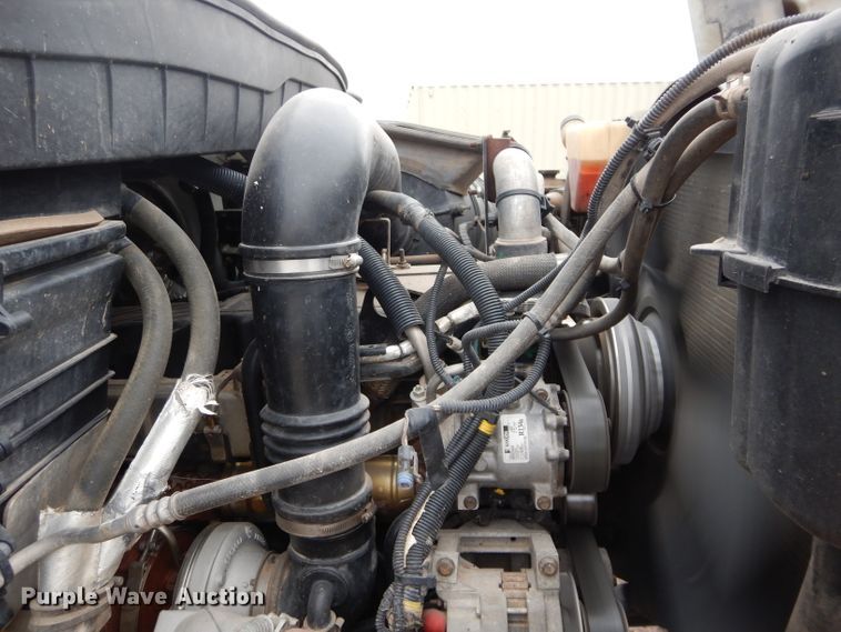 image for item GE9120 2009 International WorkStar 7500 truck cab and chassis