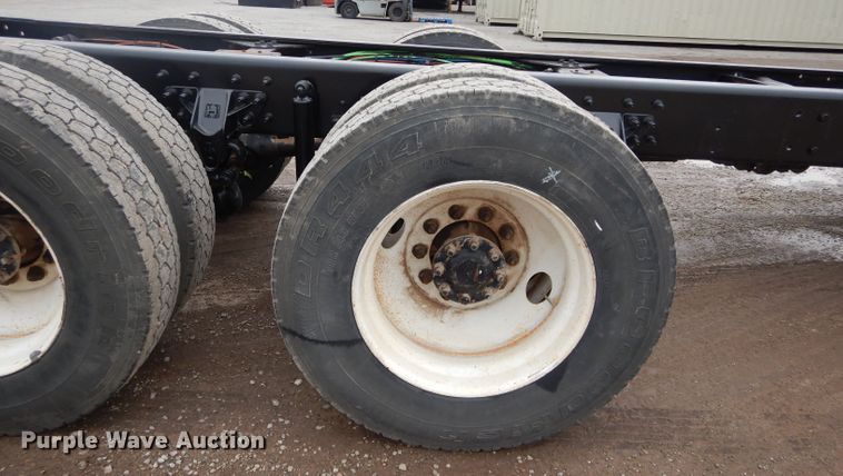 image for item GE9120 2009 International WorkStar 7500 truck cab and chassis