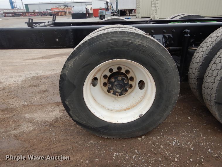 image for item GE9120 2009 International WorkStar 7500 truck cab and chassis