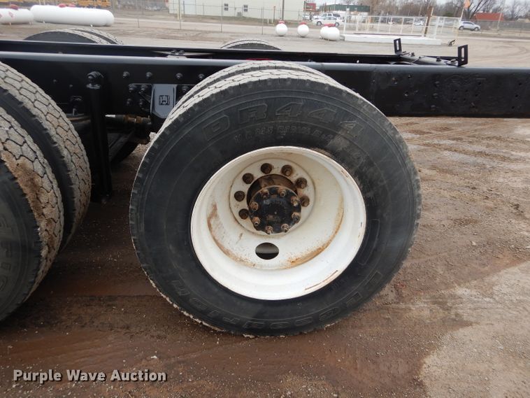 image for item GE9120 2009 International WorkStar 7500 truck cab and chassis