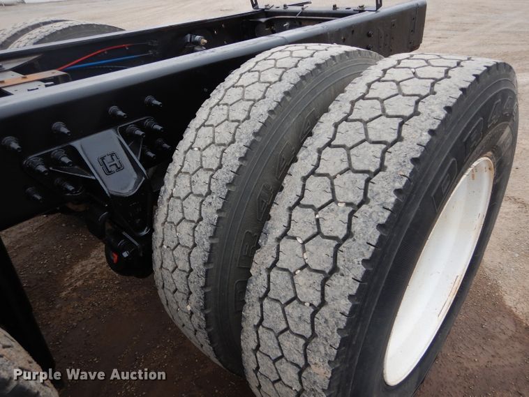 image for item GE9120 2009 International WorkStar 7500 truck cab and chassis