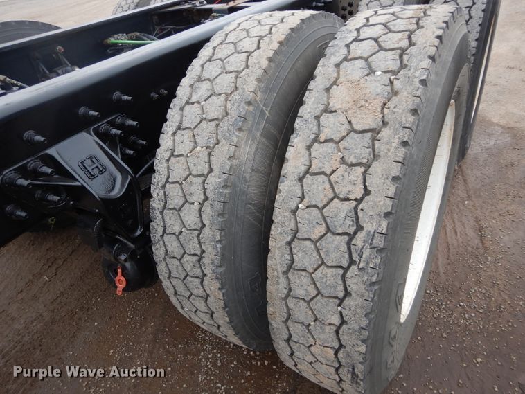 image for item GE9120 2009 International WorkStar 7500 truck cab and chassis