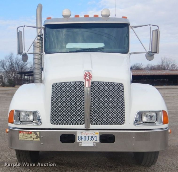 image for item GF9038 2007 Kenworth T300 truck cab and chassis
