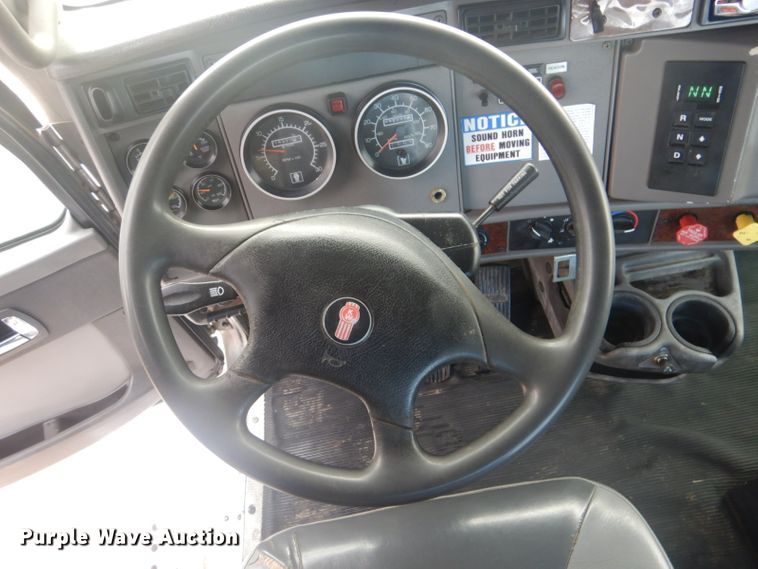 image for item GF9038 2007 Kenworth T300 truck cab and chassis