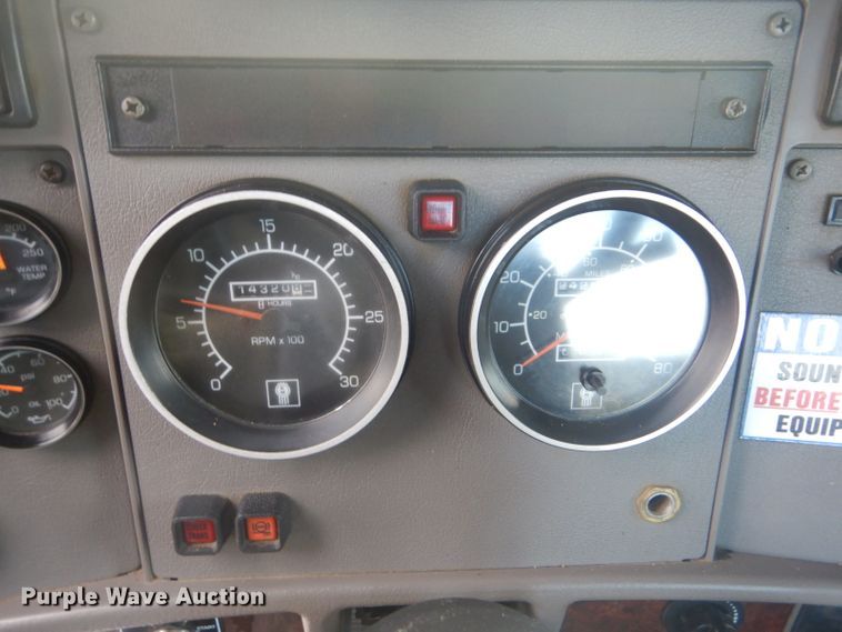 image for item GF9038 2007 Kenworth T300 truck cab and chassis