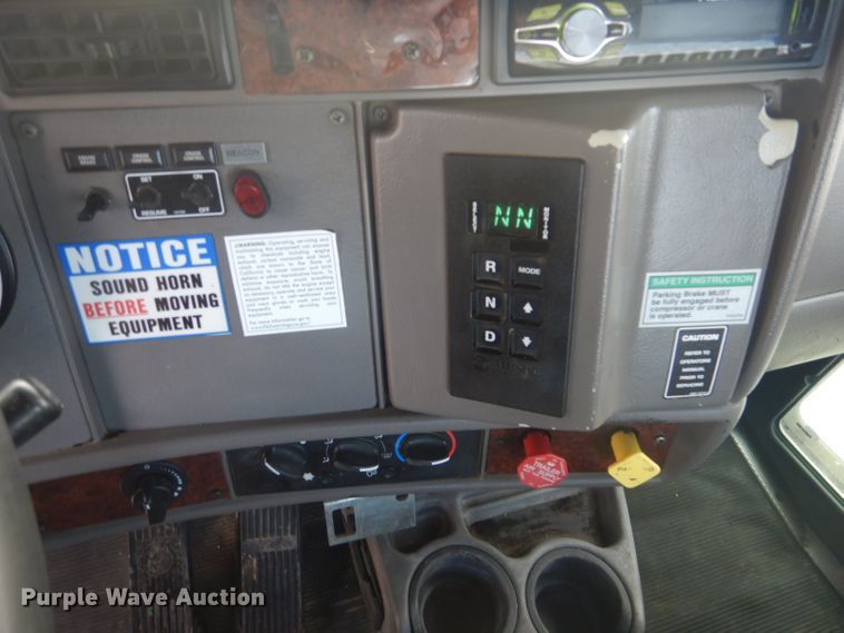 image for item GF9038 2007 Kenworth T300 truck cab and chassis