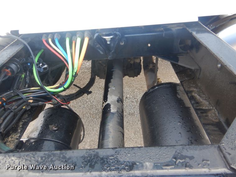 image for item GF9038 2007 Kenworth T300 truck cab and chassis