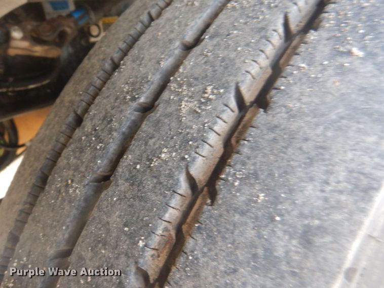 image for item GF9038 2007 Kenworth T300 truck cab and chassis